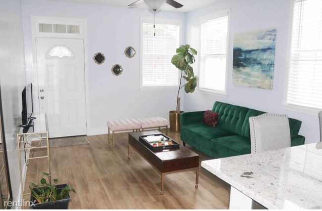 Building Photo - 3 br, 3 bath House - 2111 Rousseau St