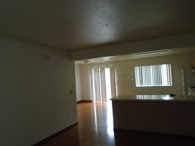 Building Photo - 550 Deer Meadow Ct