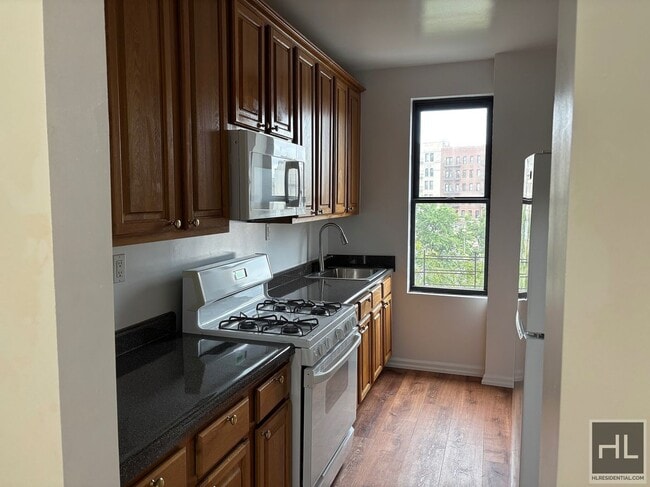 Building Photo - West 171st Street