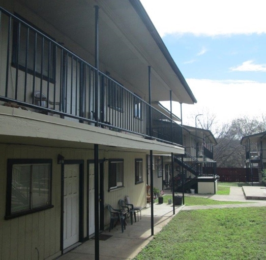 Building Photo - Oak Creek Apartments