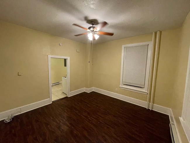 Building Photo - 430 Folcroft Ave