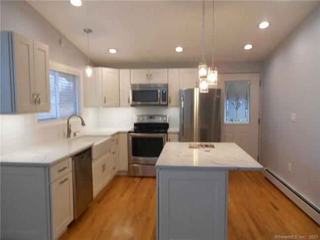 Building Photo - 36 Briarwood Dr
