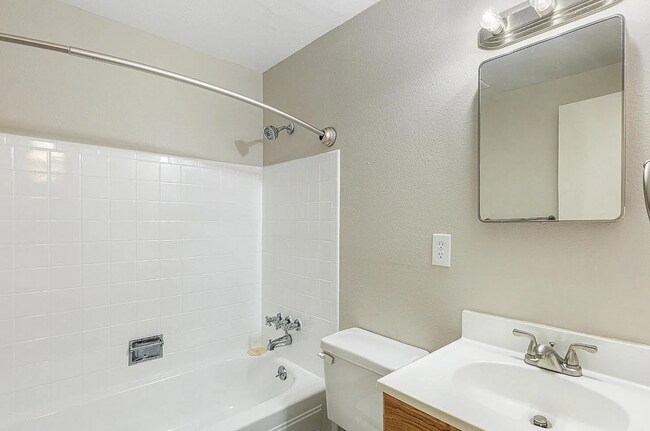 Foto del edificio - 1190 S Allison St