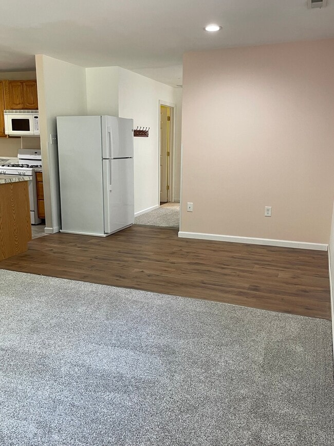 Building Photo - 36 Winged Foot Ln