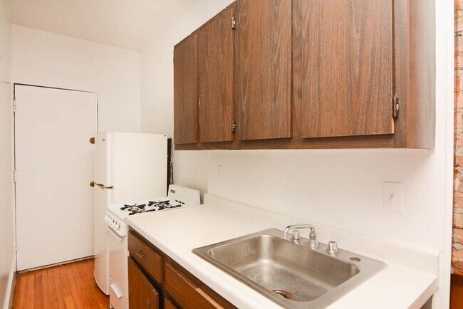 Foto del edificio - 958 W Cornelia Ave