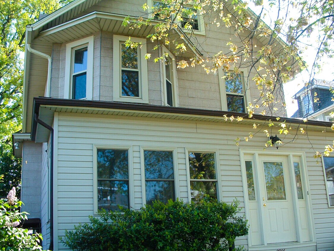 Primary Photo - 2906 Echodale Ave