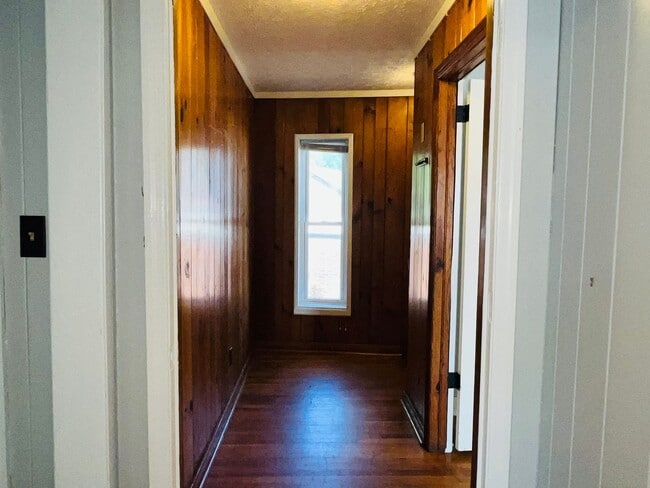 Foto del edificio - Beautiful 2 bedroom 1.5 bathroom apartment in Downtown Hogansville! Must see!
