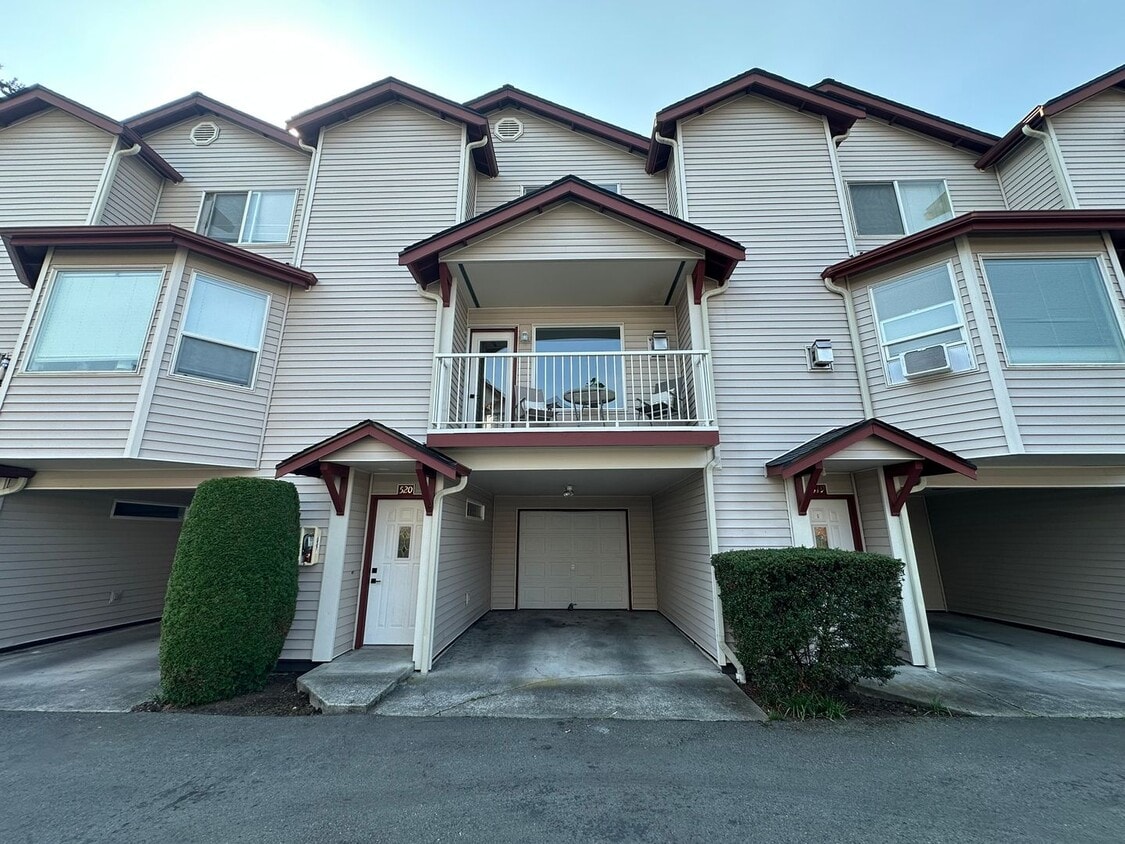 Primary Photo - Updated 3-Story Condo with Balconies in So...