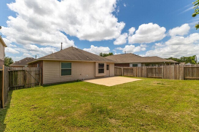 Foto del edificio - 22414 Guston Hall Ln