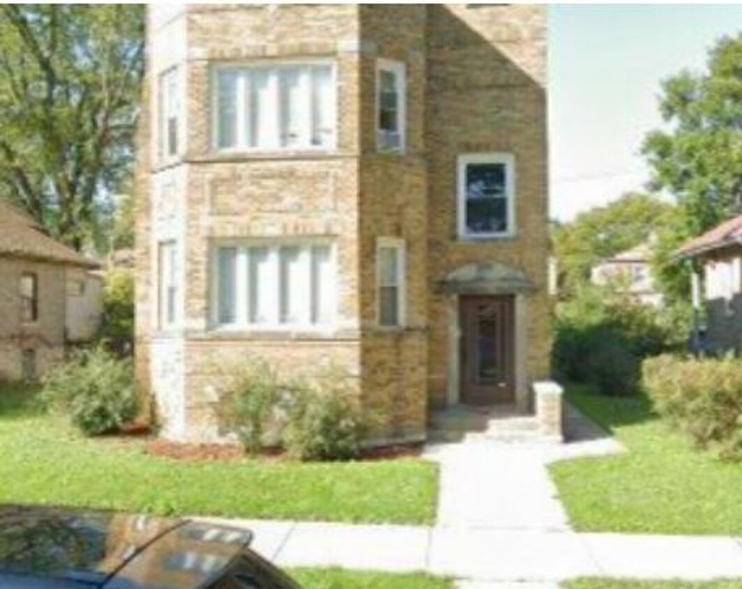 Primary Photo - NE ANTR 9318 S Loomis
