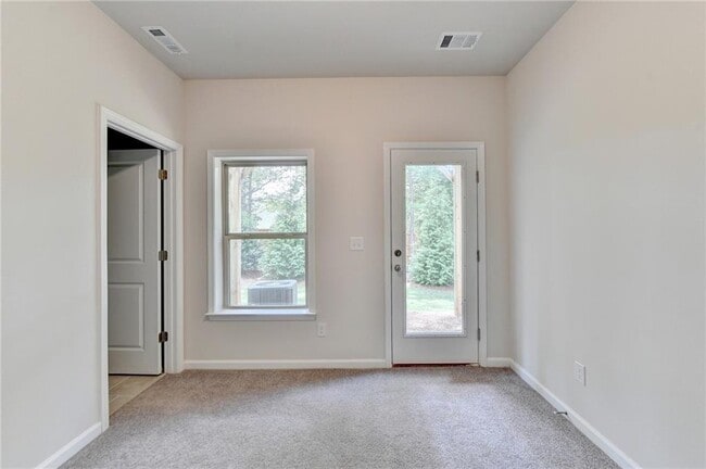 Building Photo - 3755 Davis Cir