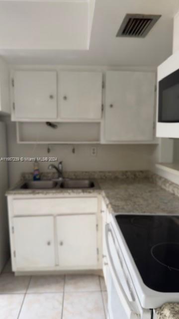 Building Photo - 1333 E Hallandale Beach Blvd