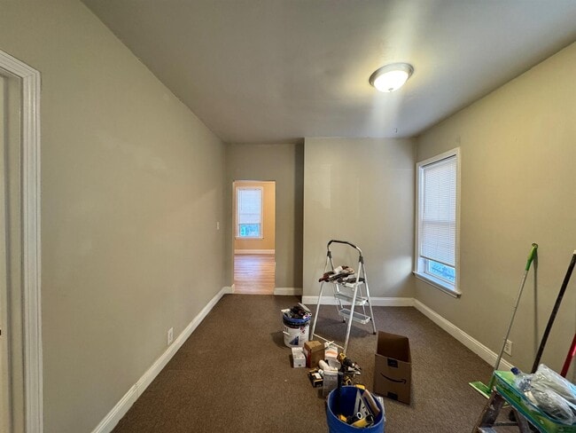 Building Photo - 115 Elm St