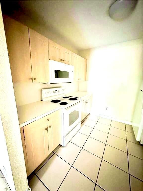 Building Photo - 760 SE 2nd Ave