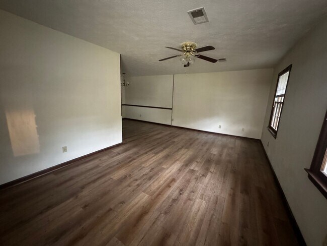 Foto del edificio - 119 Williamson St SW