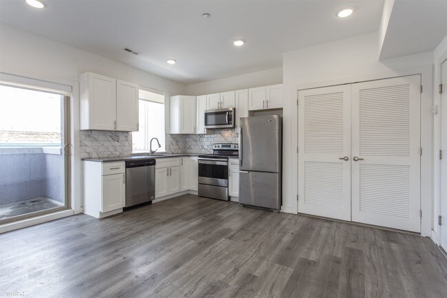 Building Photo - 1 br, 1 bath  - 1654 RIDGE AVE Unit 4