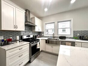 Building Photo - 12 Bailey St