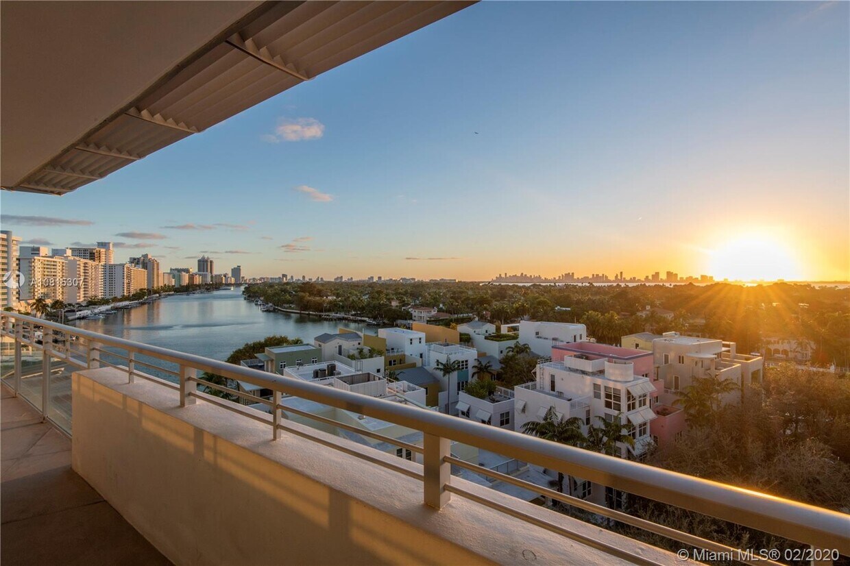 Foto principal - 6101 Aqua Ave