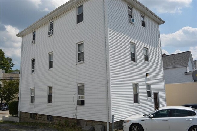 Foto del edificio - 1166 N Main St