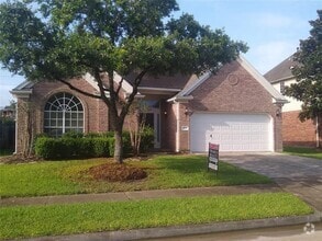 Building Photo - 11111 Sprucedale Ct