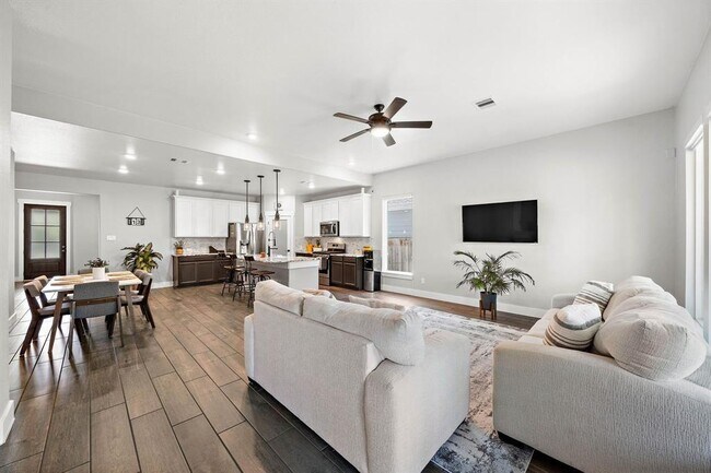 Building Photo - 11711 Tranquility Summit Dr