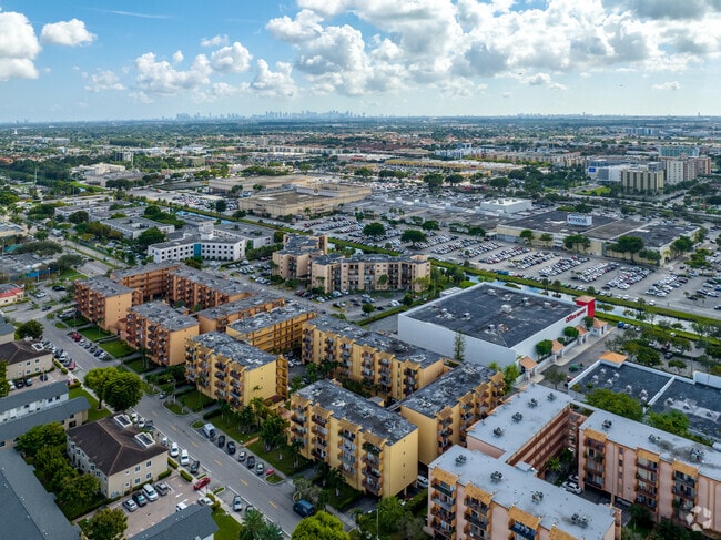 1820 W 53rd St Hialeah, FL 33012 - Versailles Plaza Condominium