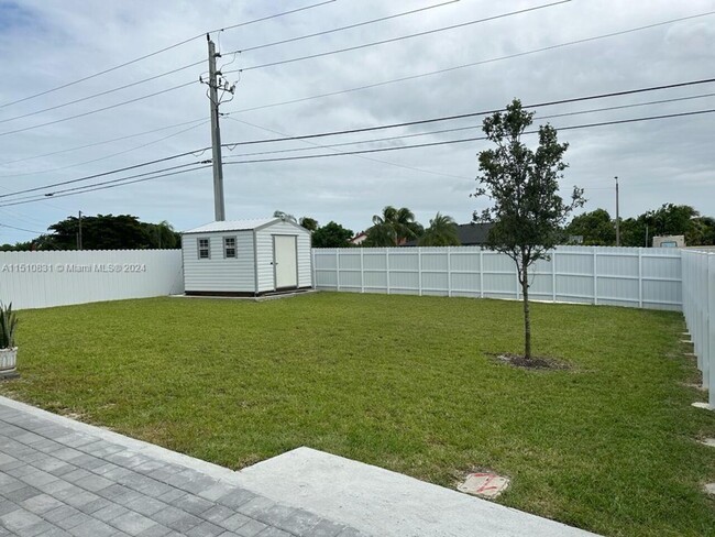 Building Photo - 12760 Sw 215th Ter #1 Miami, FL