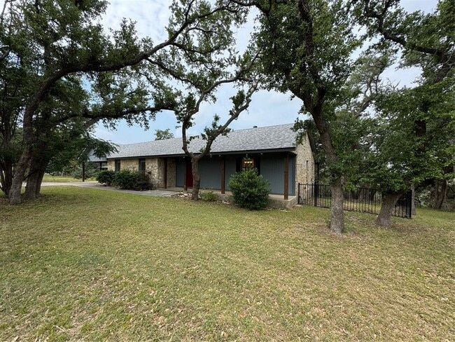 Building Photo - 301 Mesa Dr