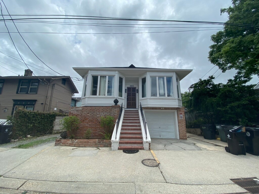 5830 S Robertson St, New Orleans, LA 70115 5830 S Robertson St New