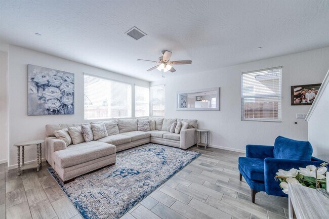 Building Photo - 3 br, 2.5 bath House - 3772 Longford Way