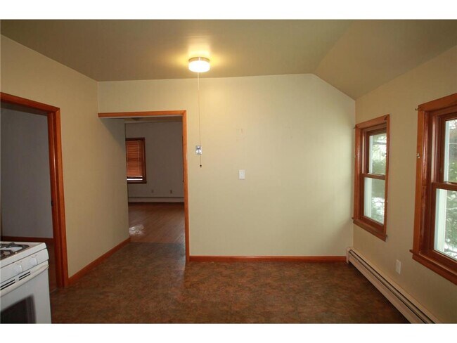 Building Photo - 2527 29th Ave S