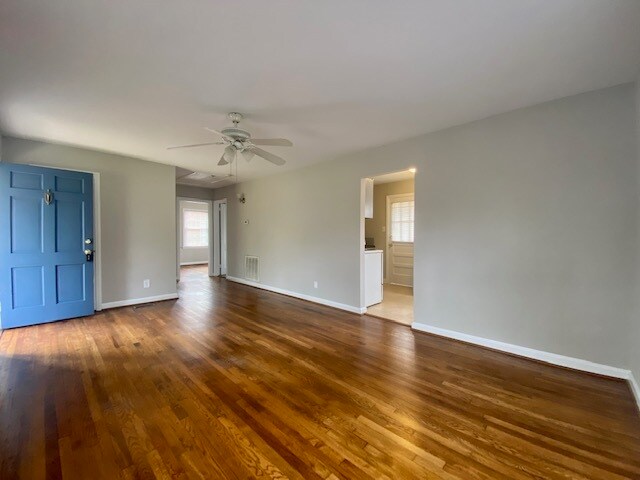 Foto del edificio - 2408 Derby Dr