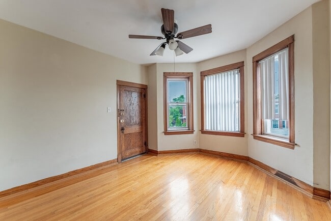 Foto del edificio - 2104 S 49th Ave