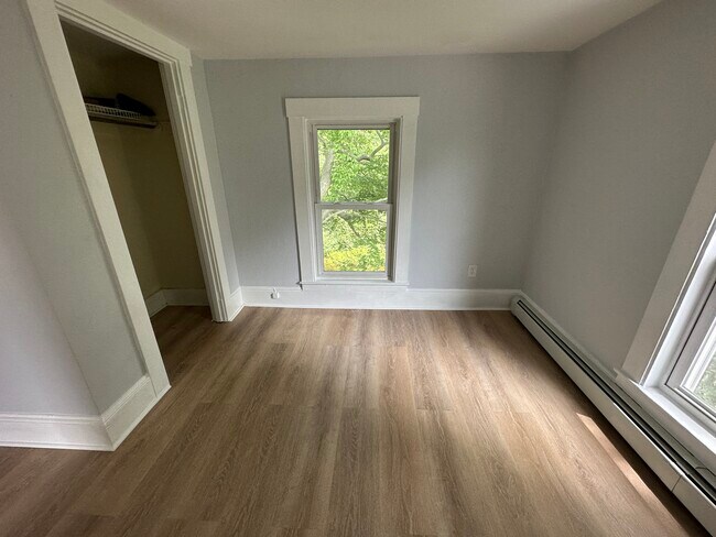 Bedroom - 10 Shelby Ln