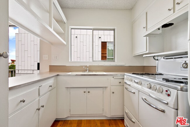 Foto del edificio - 941 N San Vicente Blvd