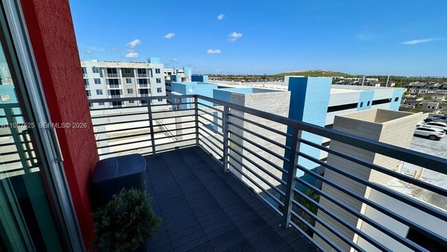 Foto del edificio - 7875 NW 107th Ave