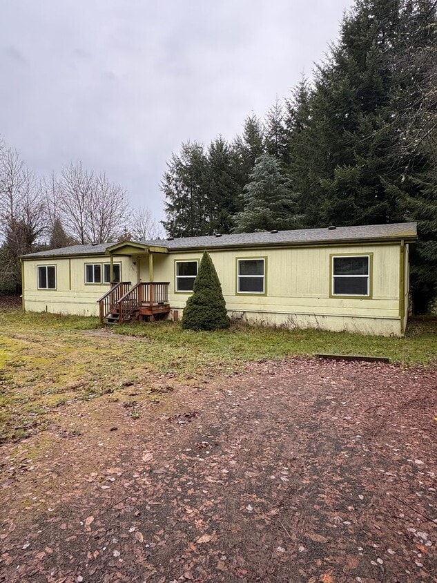 Primary Photo - Quaint 4-Bedroom/2 Bath Property in Amboy, Available Now!