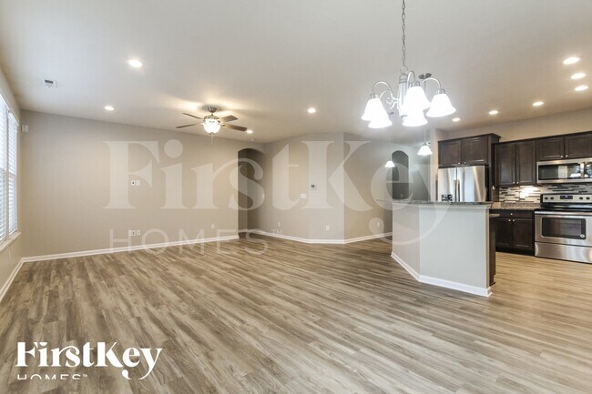 Building Photo - 1341 Blackthorne Trail N