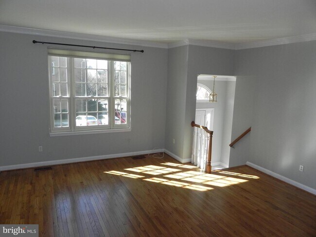 Building Photo - 1435 McLean Mews Ct