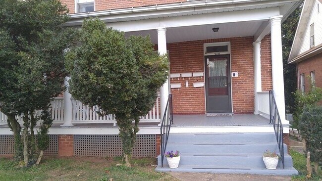 Foto del edificio - 306 N East St