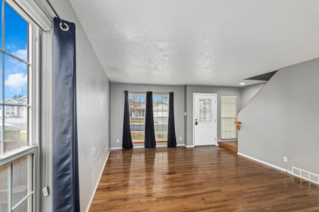 Foto del edificio - 624 Greentree Way
