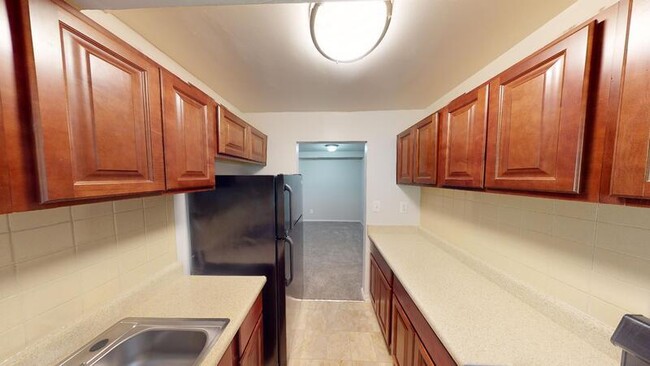 Building Photo - 308 N Chapel Gate Ln