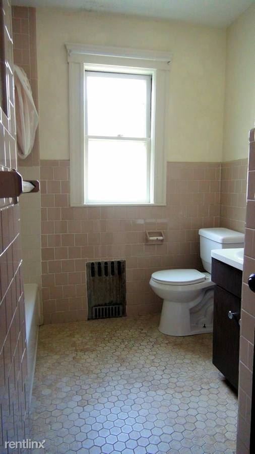 Building Photo - 3 br, 1 bath  - 35 Grant Ave