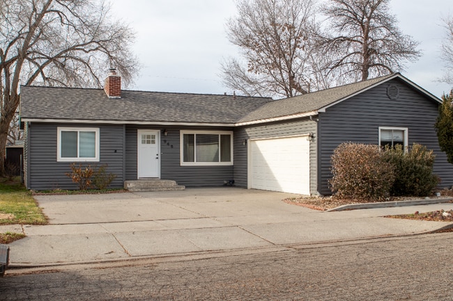 Building Photo - 945 N 7th E St