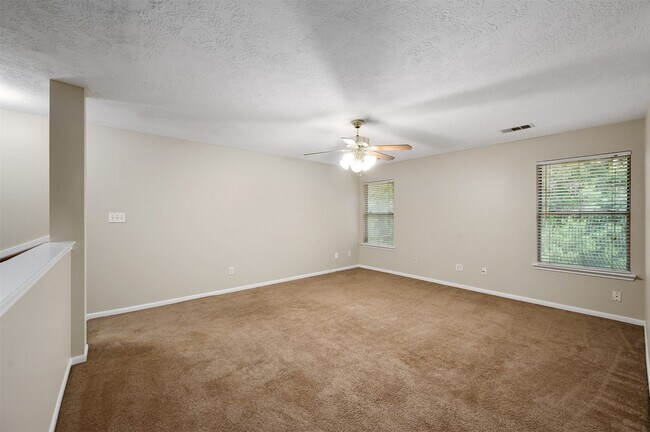 Foto del edificio - 1631 Stonehaven Village Cir