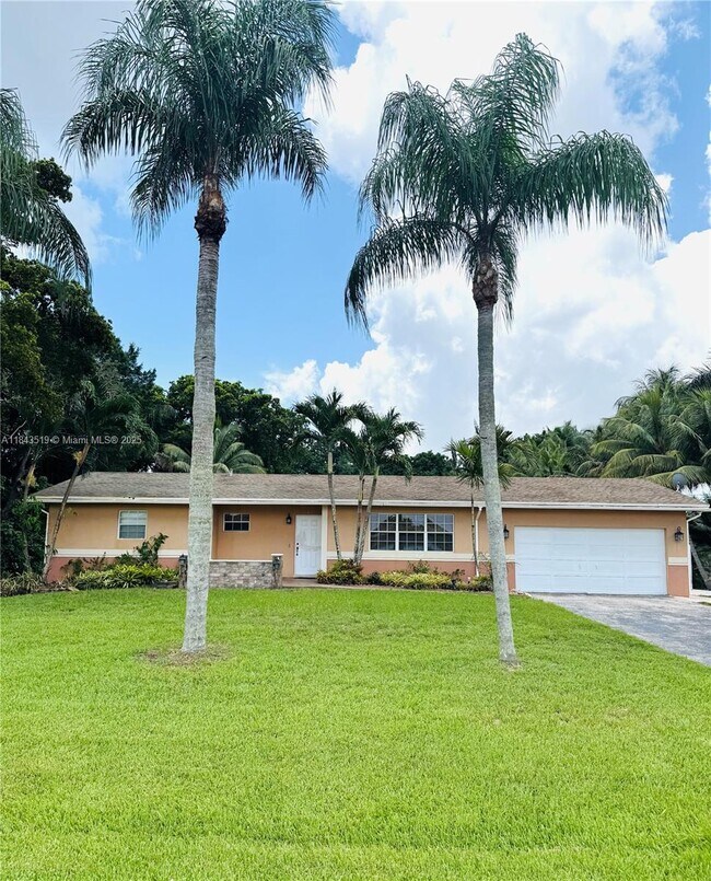 Building Photo - 14950 SW 20th St