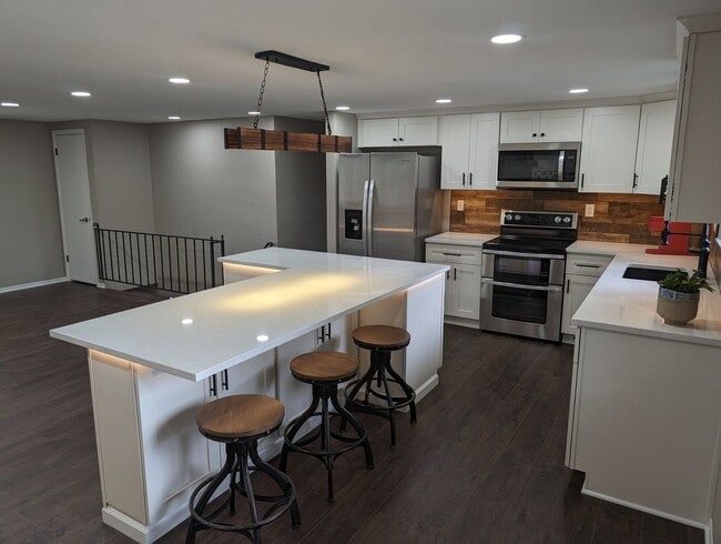 Foto del edificio - **********Brand new and Updated***Must see...