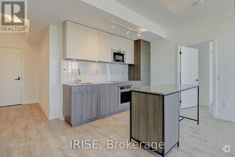 Building Photo - 220-220 Missinnihe Way