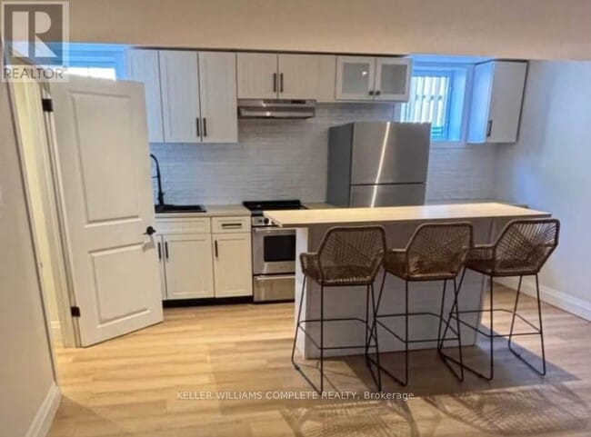 Building Photo - 4 Bankfield Cres