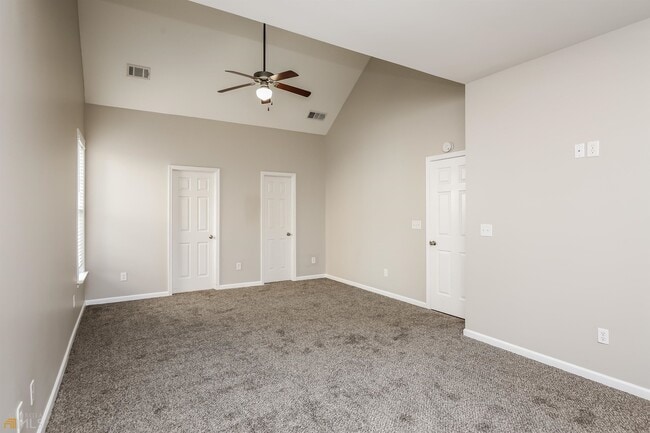 Building Photo - 5700 River Ridge Ln